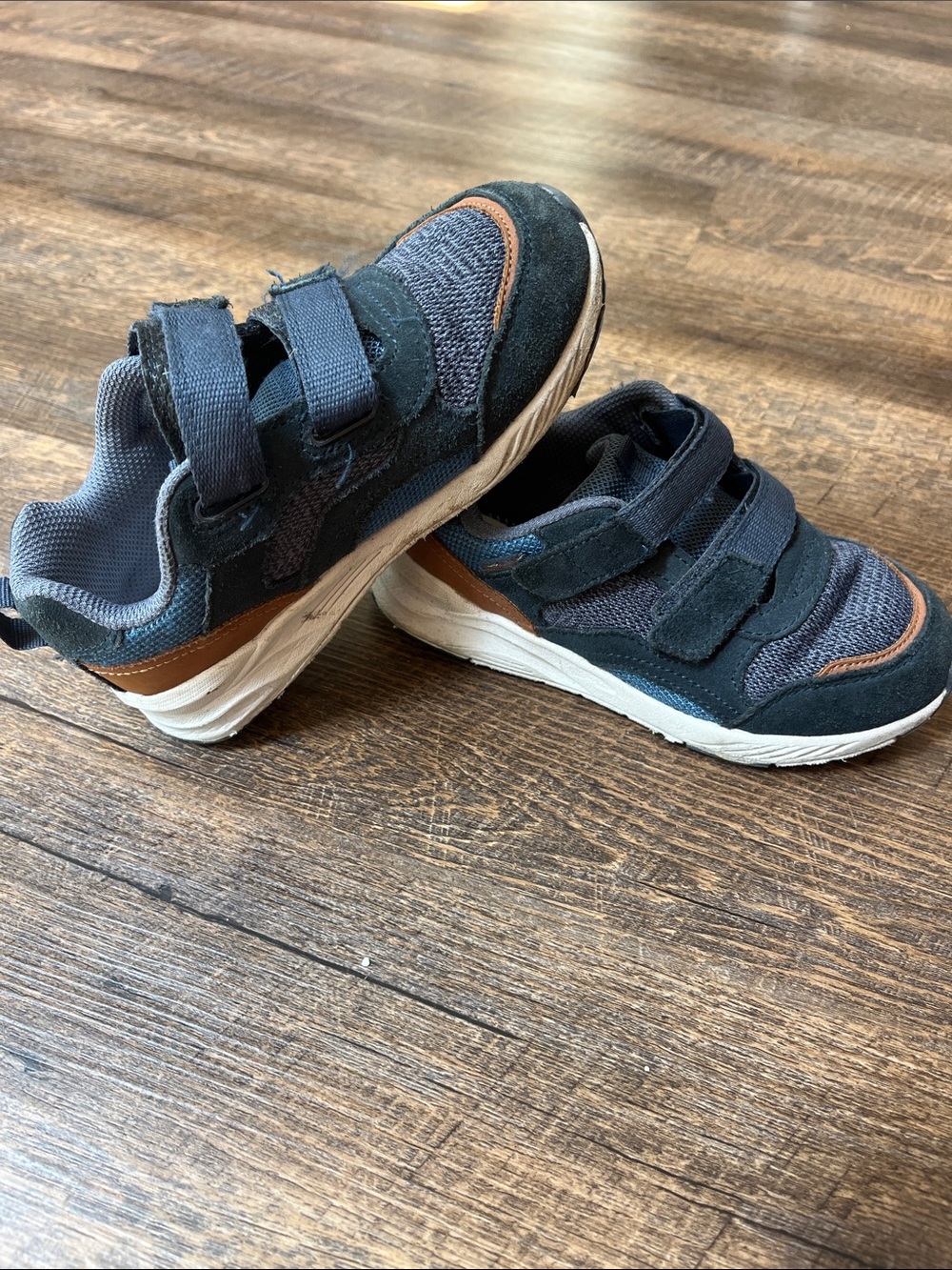 13 Extra Wide Adaptable Fit Stride Rote